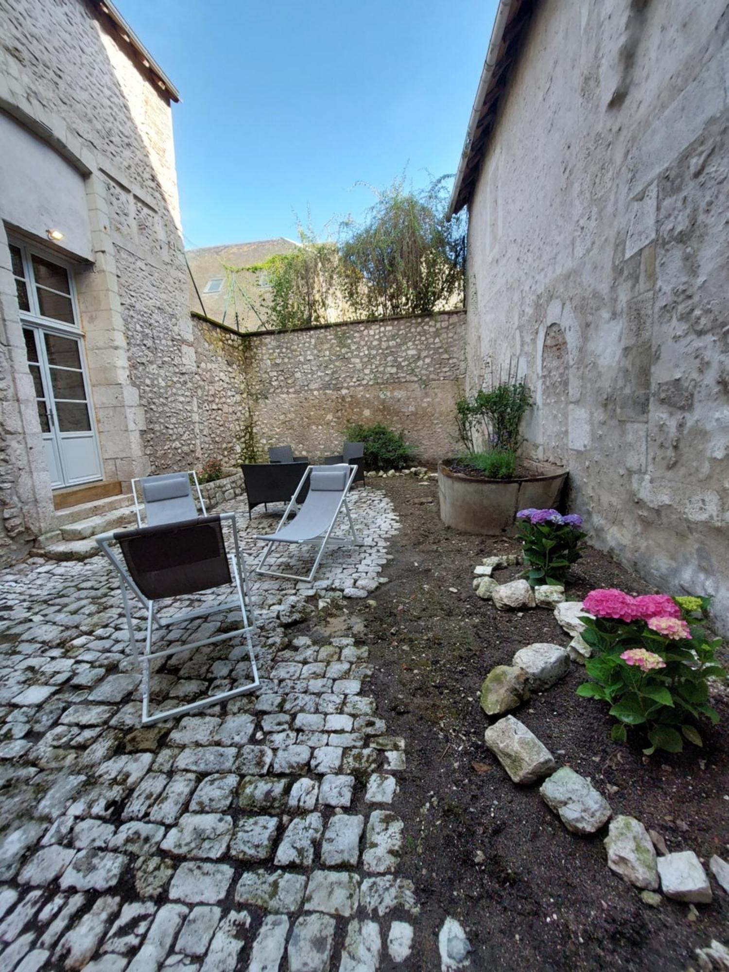 Appartements L'Hirondelle Beaugency Exterior foto