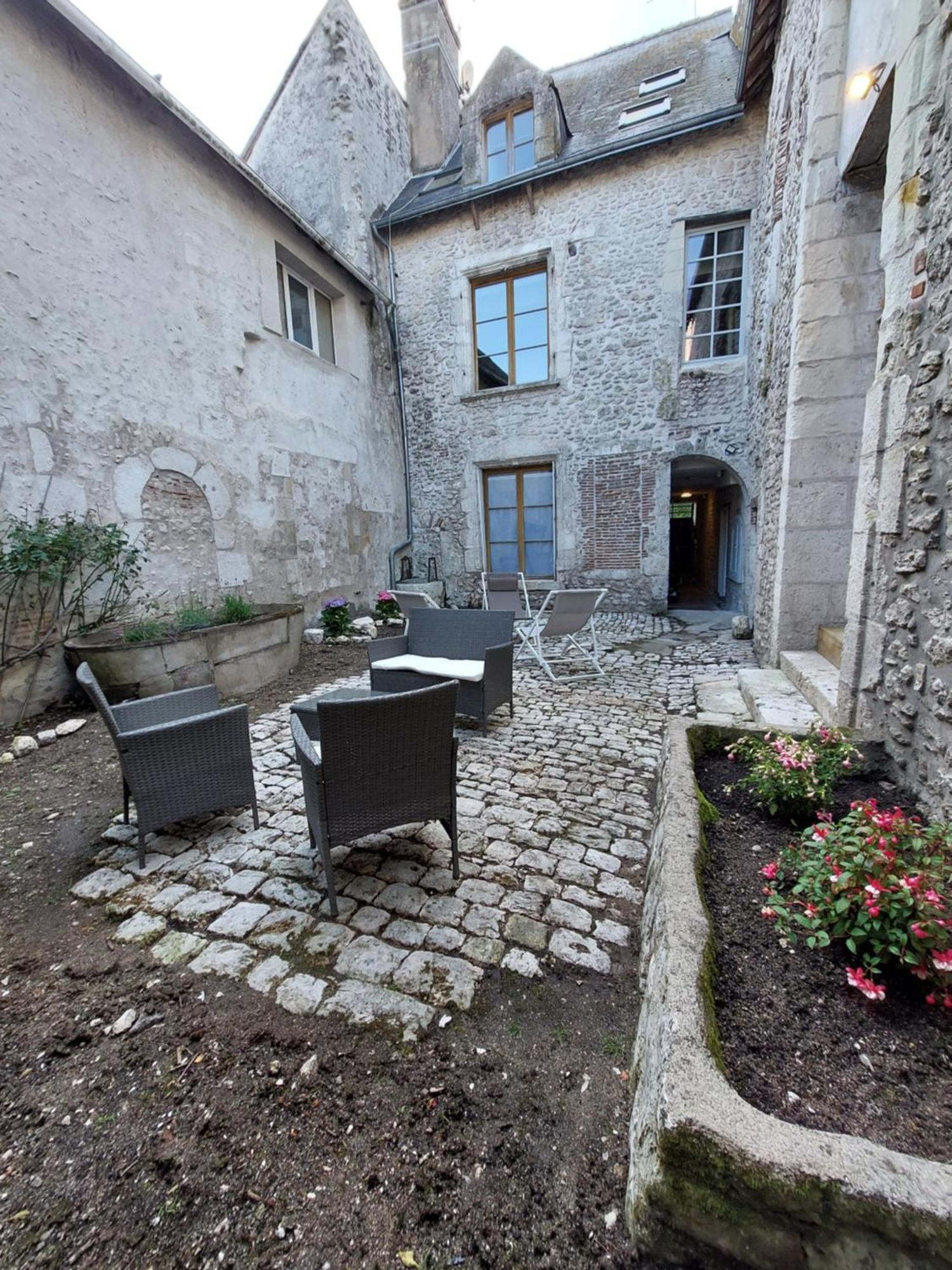 Appartements L'Hirondelle Beaugency Exterior foto